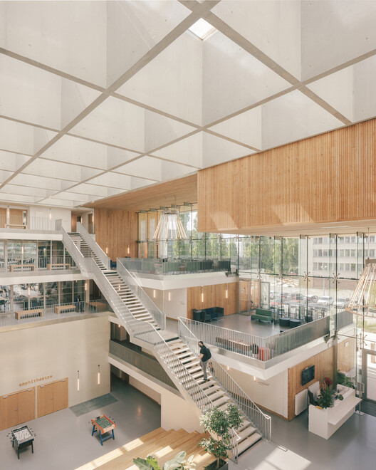 ЭСИЭЭ[it] Высшая школа / ValletdeMartinis Architectes — Фотография интерьера, лестницы