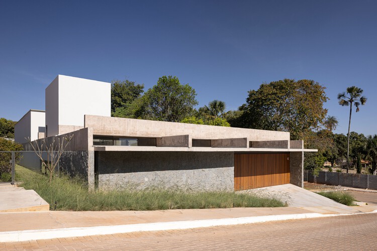 Дом Данте / Bloco Arquitetos - Фотография экстерьера, фасад