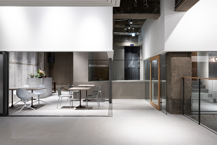 KAGANHOTEL / OHArchitecture - Фотография интерьера, кухня, стол, стул, столешница
