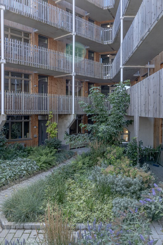 Måsen 21 Apartments / STADSTUDIO - Экстерьерная фотография, фасад, сад, двор