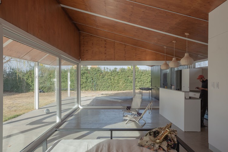 Квинчето / индустриальное ателье - Фотография интерьера, кухня, балка, окна
