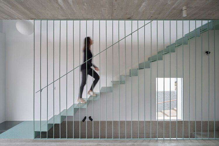 T House / XStudio — Фотография интерьера, лестницы, перила
