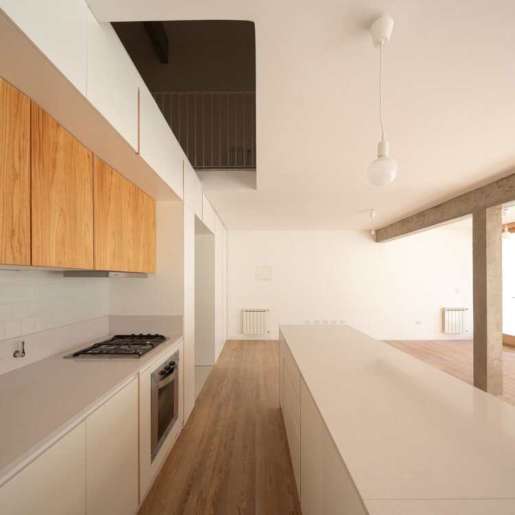 Maure Houses 3 and 4 / Ignacio Szulman arquitecto - Фотография интерьера, кухня, столешница, окна