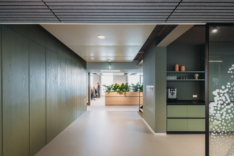 Головной офис Anthura, Блейсвейк / Atelier PRO Architects - Фотография интерьера, кухня, стул