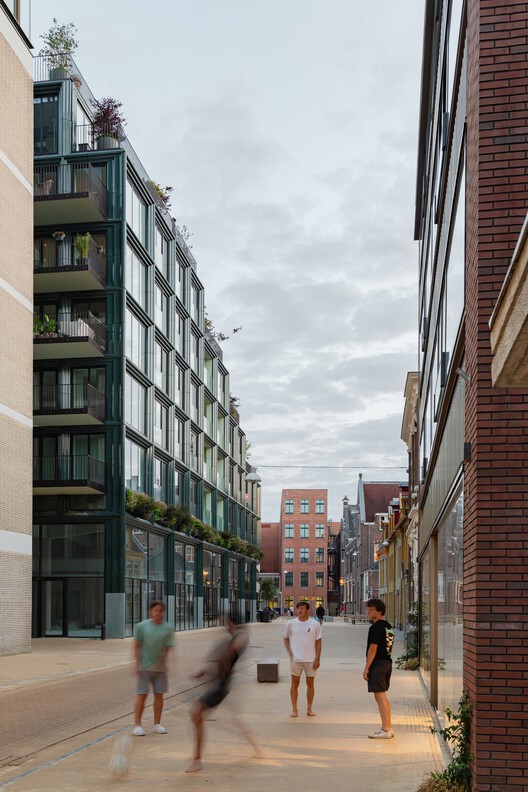 Mercado в Гронингене / De Zwarte Hond + Loer Architecten - Фотография экстерьера, фасада