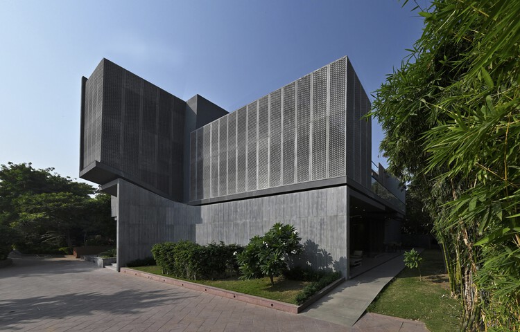 Zen Spaces Residence / Sanjay Puri Architects - Экстерьерная фотография, фасад