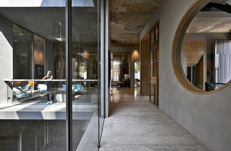 Zen Spaces Residence / Sanjay Puri Architects - Фотография интерьера, двери, фасад, окна