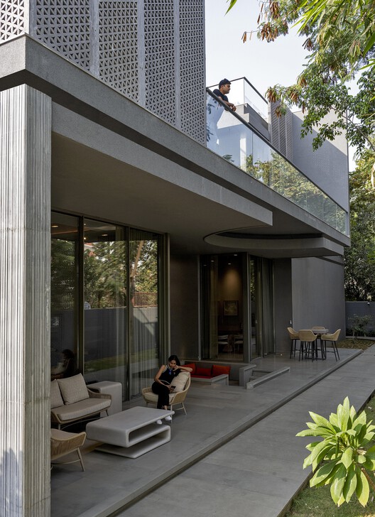 Zen Spaces Residence / Sanjay Puri Architects - Фотография интерьера, фасада, стула, патио