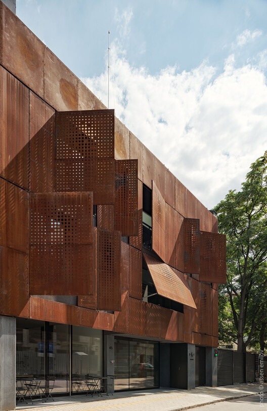 DOT Sofia / I/O Architects - Фотография интерьера, кирпич, фасад