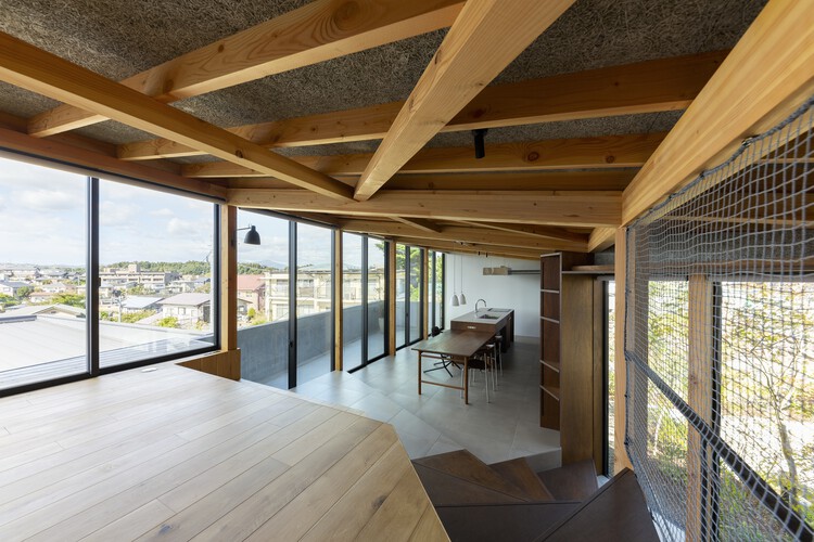SGH House / Ginga Architects - Фотография интерьера, окна, балка, стул, терраса