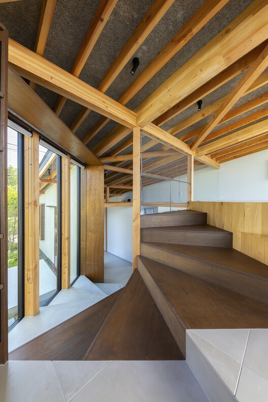 SGH House / Ginga Architects - Фотография интерьера, лестница, балка