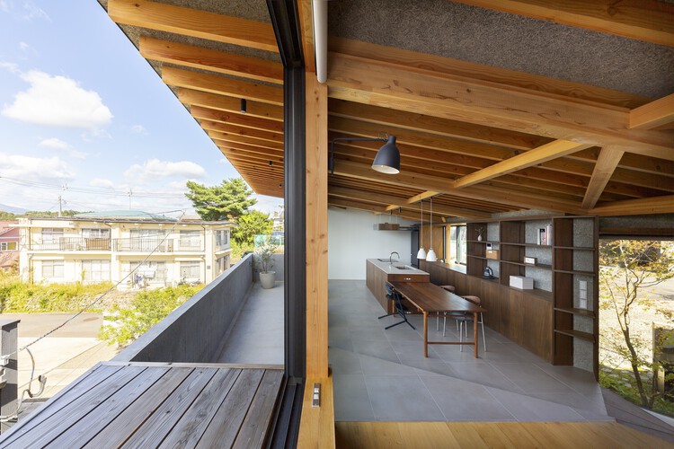 SGH House / Ginga Architects - Фотография интерьера, окна, балки, террасы