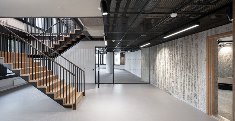 Trekantblokka / Mad arkitekter - Фотография интерьера, лестницы, перила