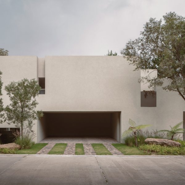 COA Arquitectura добавляет дом в «земляных тонах» в мексиканский лес