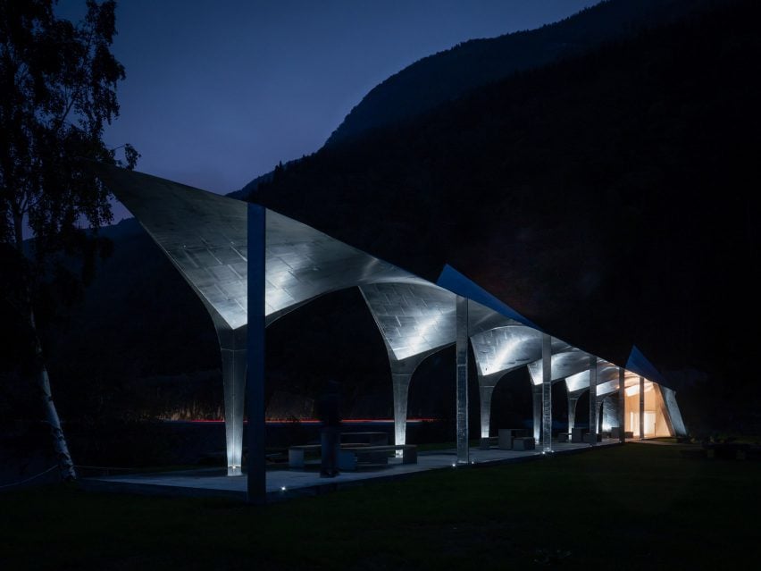 Остановка отдыха Espenes в Норвегии, спроектированная Light Bureau
