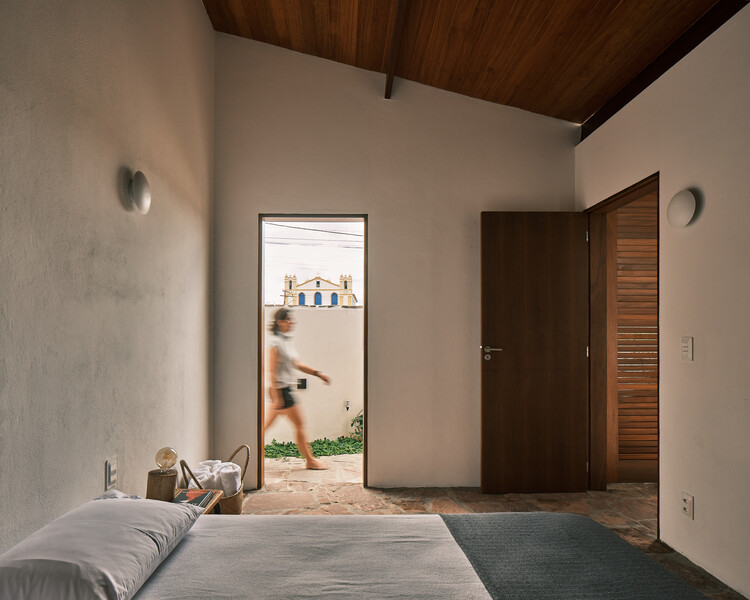 Betina House / Terra e Tuma Arquitetos Associados - Фотография интерьера, спальни, двери
