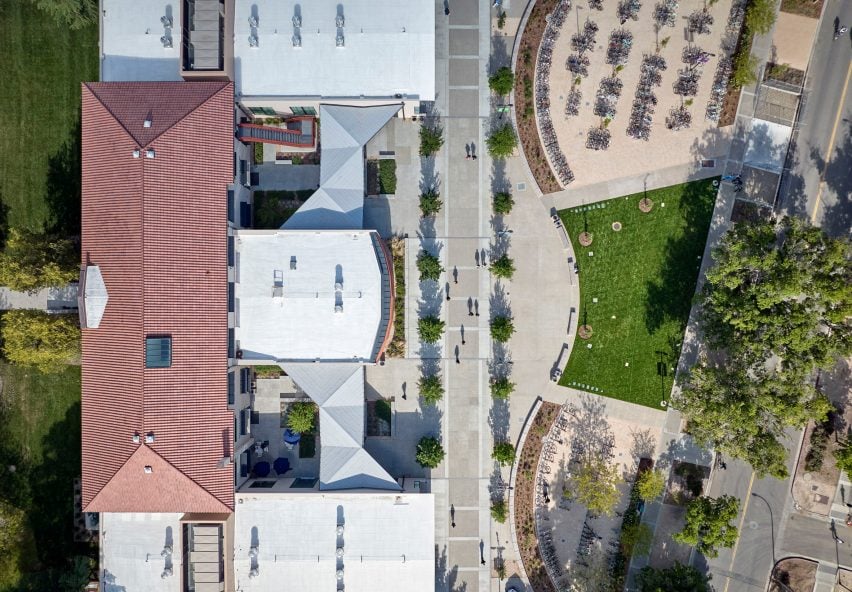 Вид с воздуха на Уокер-холл Калифорнийского университета
