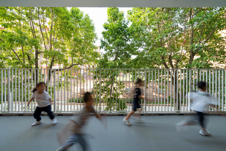 Детский сад Jiuxiangling / SUIADR SML Design Studio - Фотография интерьера, забор