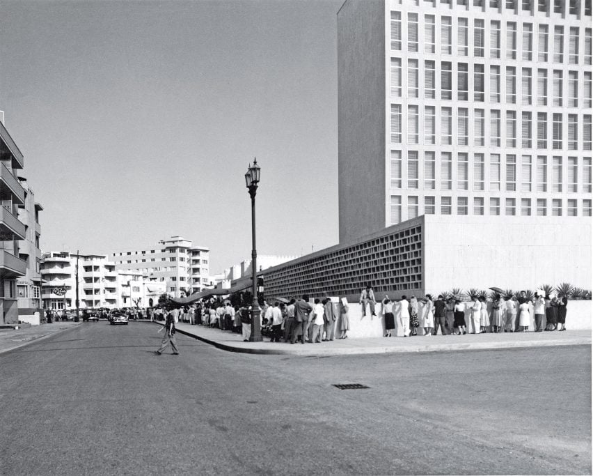 Посольство Харрисона и Абрамовица на Кубе