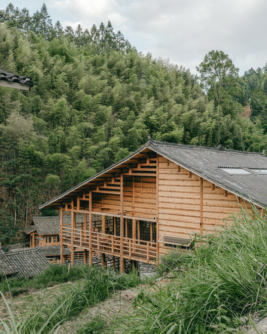 The Well House on Terrance / ATLAS STUDIO - Экстерьерная фотография, окна, лес