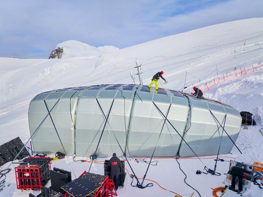 Строительство дома для лыжного старта от Ingenhoven Architects