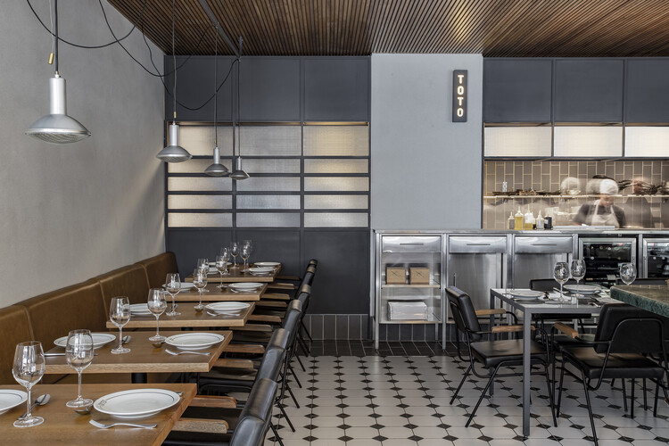 Тото Ипанема / Tadu Arquitetura - Фотография интерьера, кухни, стола, стула