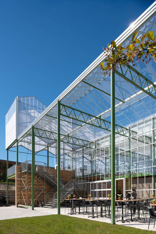 Green House Floriade / V8 Architects — фотография экстерьера, балка, окна