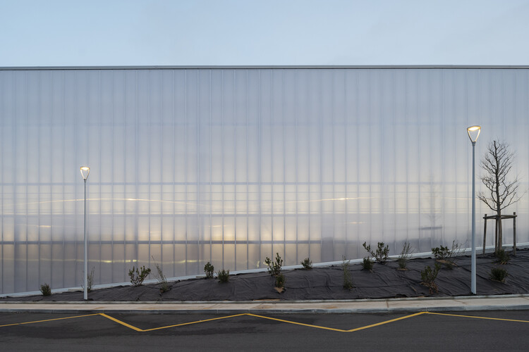 Спортивный зал Пьетроселла / Versini Architectes Associés + Nome Studio – Фотография экстерьера