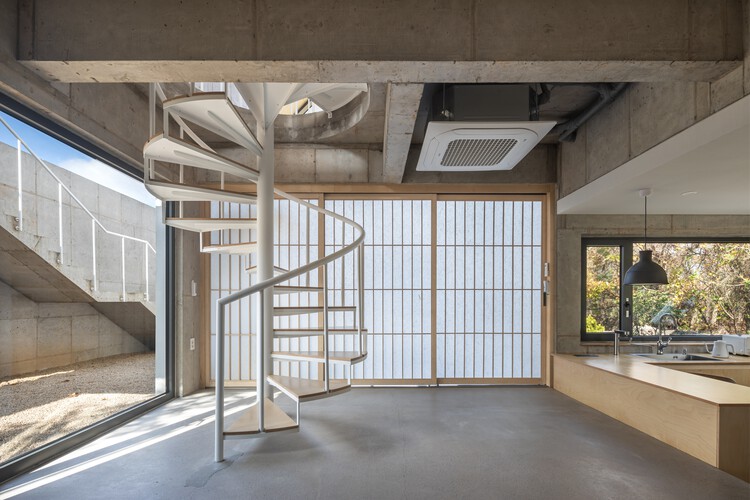 Seon Heul Sup House / SOHUN Architects & Planners - Фотография интерьера, фасад, бетон, балка