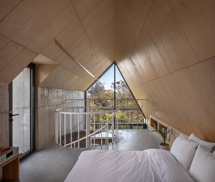 Seon Heul Sup House / SOHUN Architects & Planners — Фотография интерьера, спальня