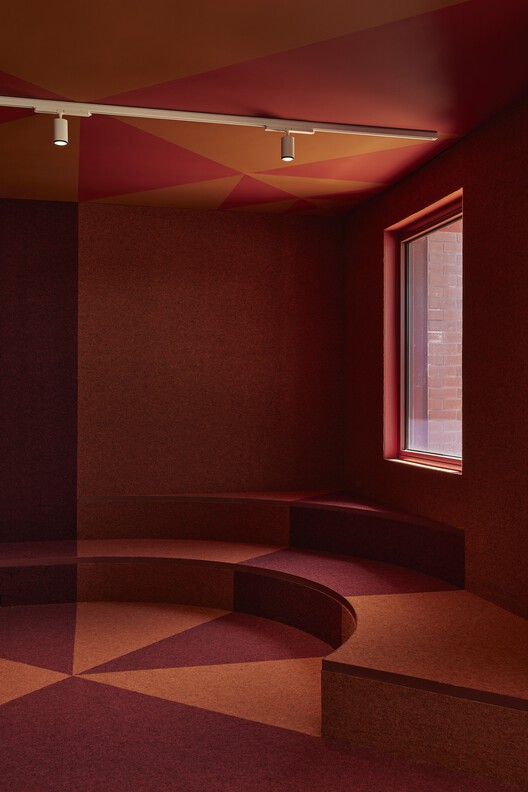 Начальная школа Паско Вейл STEAM / Kosloff Architecture — Фотография интерьера, окна