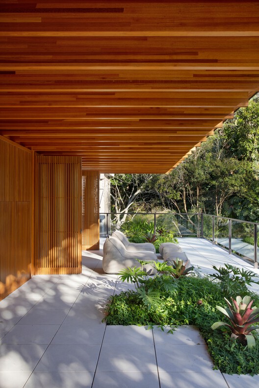 HPZ House / Magarão + Lindenberg Arq - Экстерьерная фотография, балка, сад, двор, патио