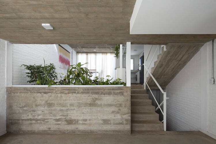 Коллективное жилье в Хесус Мария / Карранса Васкес Аркитектос - Фотография интерьера, лестница