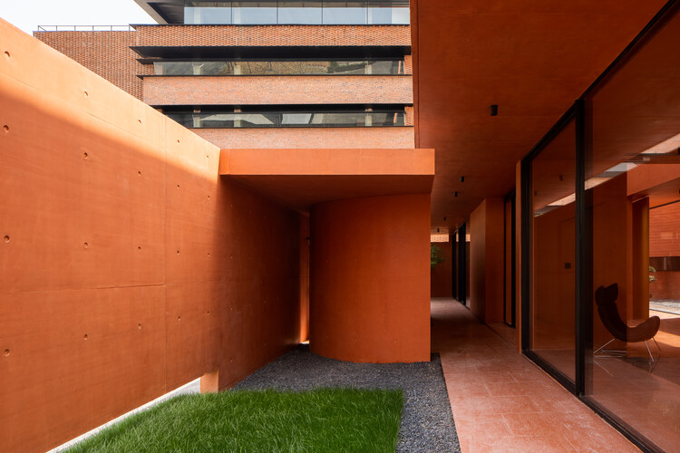 Выставочный центр Red Box / Mix Architecture - Фотография интерьера, фасада