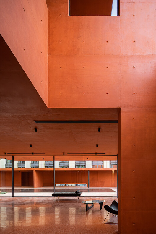 Выставочный центр Red Box / Mix Architecture — Фотография интерьера