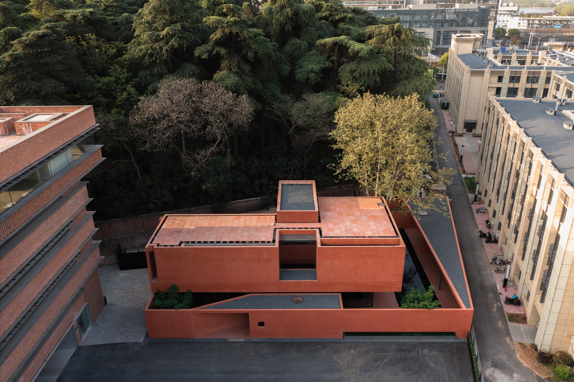 Выставочный центр Red Box / Mix Architecture