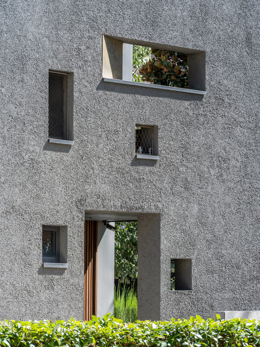 Жилой дом ZENEL / Aytac Architects - Экстерьерная фотография, окна, фасад