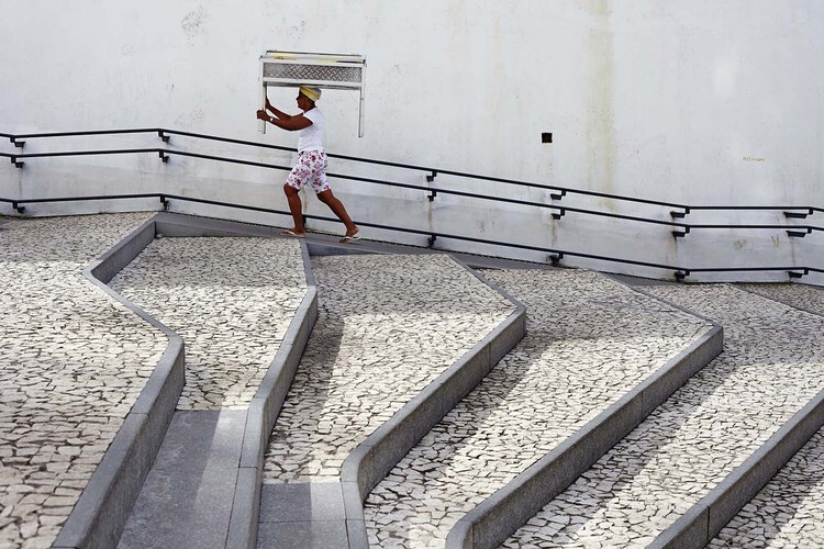 Городские лестницы: вертикальная поэзия в городах — изображение 3 из 20