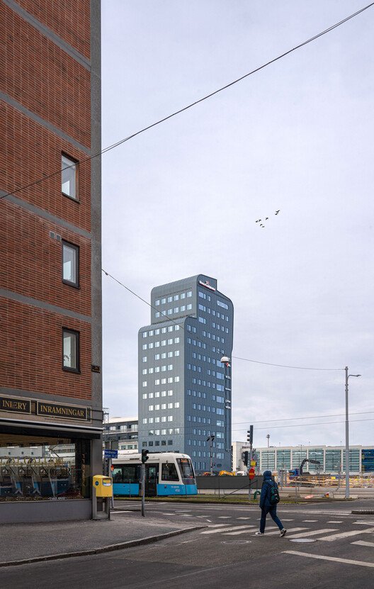 Офисное здание Stuveriet / Erdegard Arkitekter - фотография экстерьера, окна, городской пейзаж