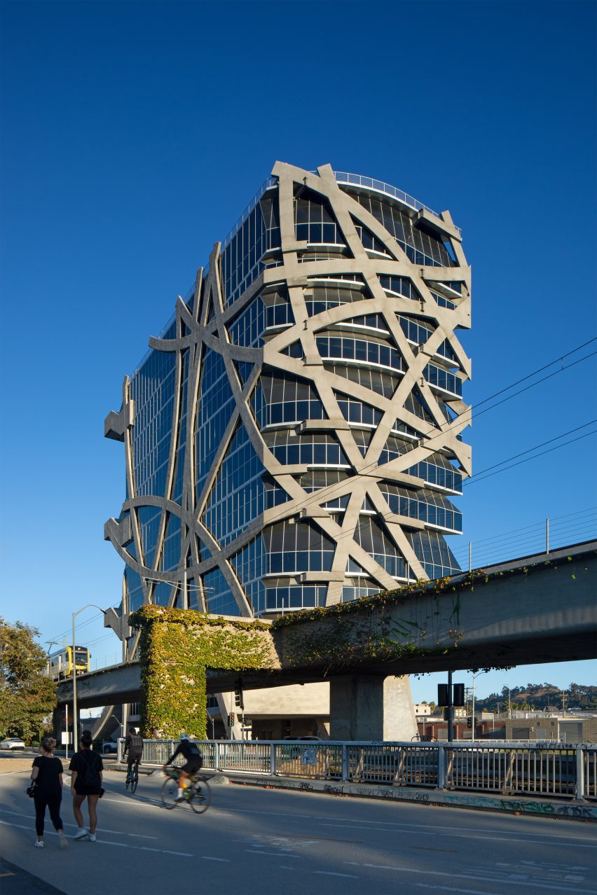 (W) офисная башня рэпера, Лос-Анджелес
