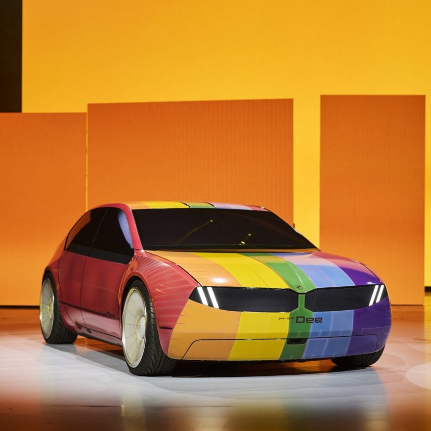 Автомобиль BMW, меняющий цвет