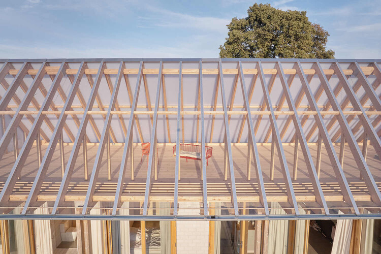 Исследование древесины и стекла в 11 современных архитектурных проектах — изображение 12 из 14