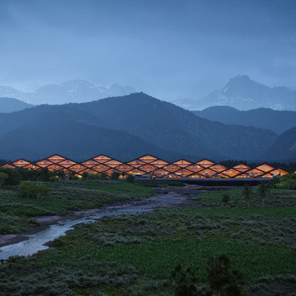 BIG проектирует Mindfulness City в Бутане, соединенный «обитаемыми мостами»