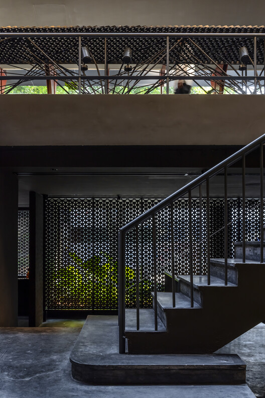 Ресторан Yazawa Hanoi / Takashi Niwa Architects — Фотография интерьера