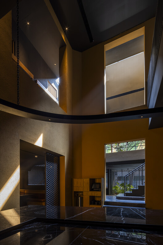 Ресторан Yazawa Hanoi / Takashi Niwa Architects — Фотография интерьера