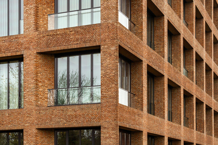 Cosun 1/ Suikerunie Apartments / EVA Architecten - Фотография интерьера, Окна, Кирпич, Фасад