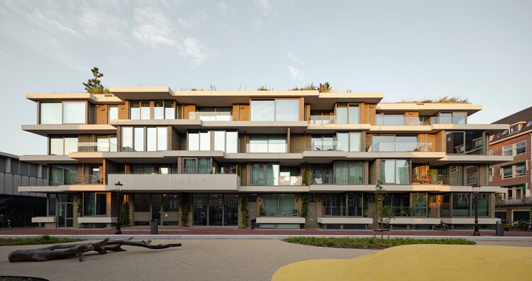 Groenmarkt Housing / Ronald Janssen Architecten + Bastiaan Jongerius Architecten + Buro Harro - Фотография экстерьера, окна, фасад