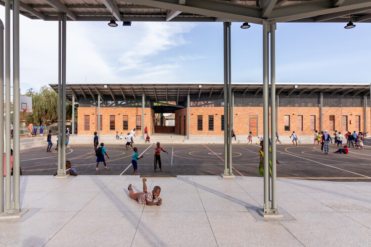 Общественный центр Камвокья / Kéré Architecture – Фотография интерьера, окна