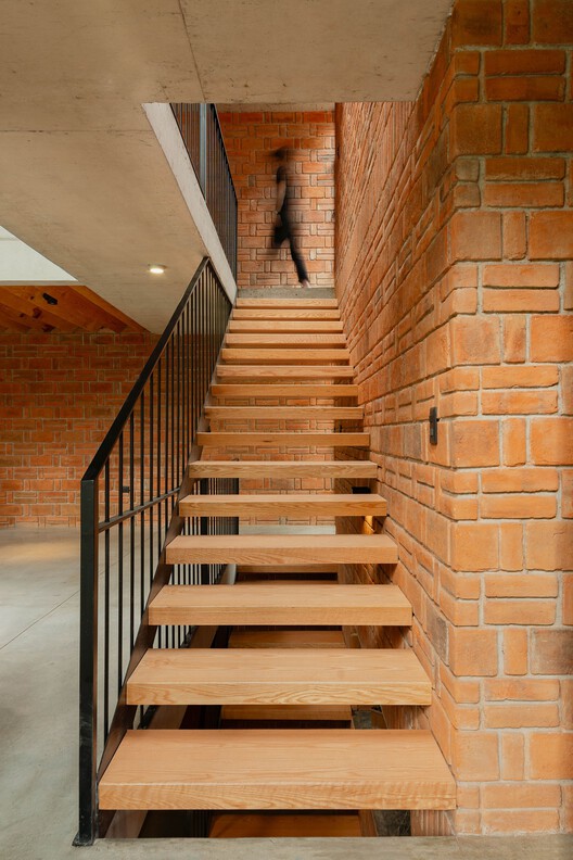 MoMa House / Estudio Tecalli - Фотография интерьера, лестницы, перила