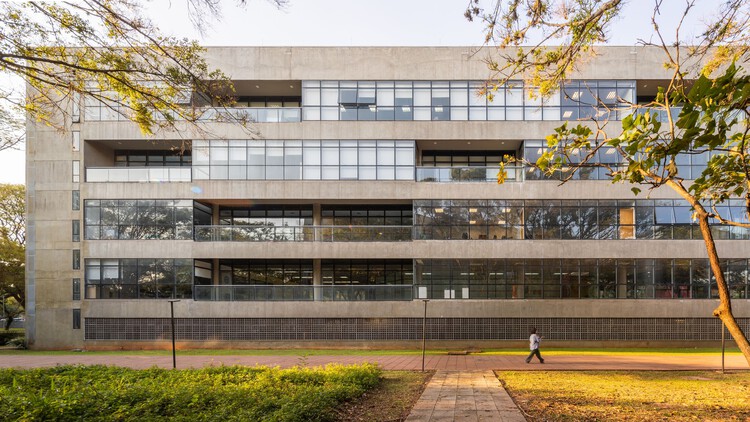 Международный вещательный центр Университета Сан-Паулу (CDI-USP) / Onze arquitetura - Фотография экстерьера, окна, фасад
